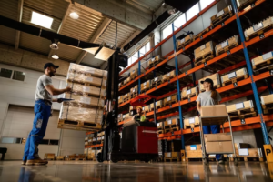 Comment vérifier l'alignement des racks et rayonnages de stockage dans un entrepôt ?